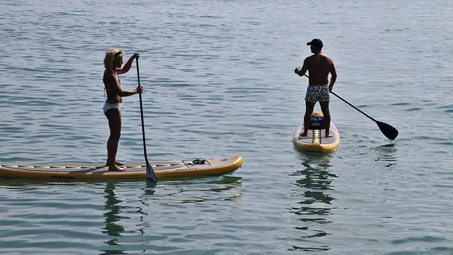 stand up paddle na wodzie